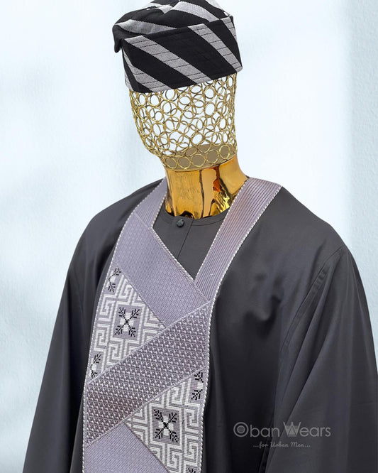 Regal Agbada Ensemble – Oban Wears (Charcoal Majesty)